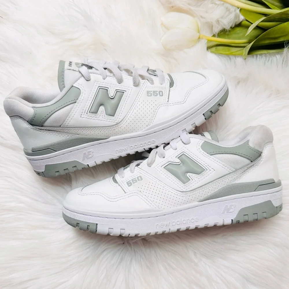New Balance 550 Sneakers - Picture 4 of 9